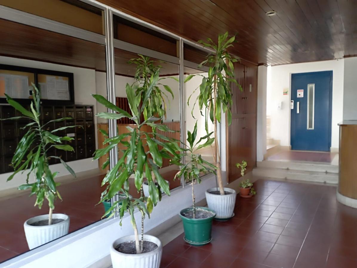 Love Shack Flat In Quarteira Center Bagian luar foto