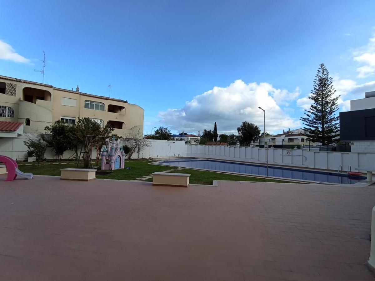 Love Shack Flat In Quarteira Center Bagian luar foto