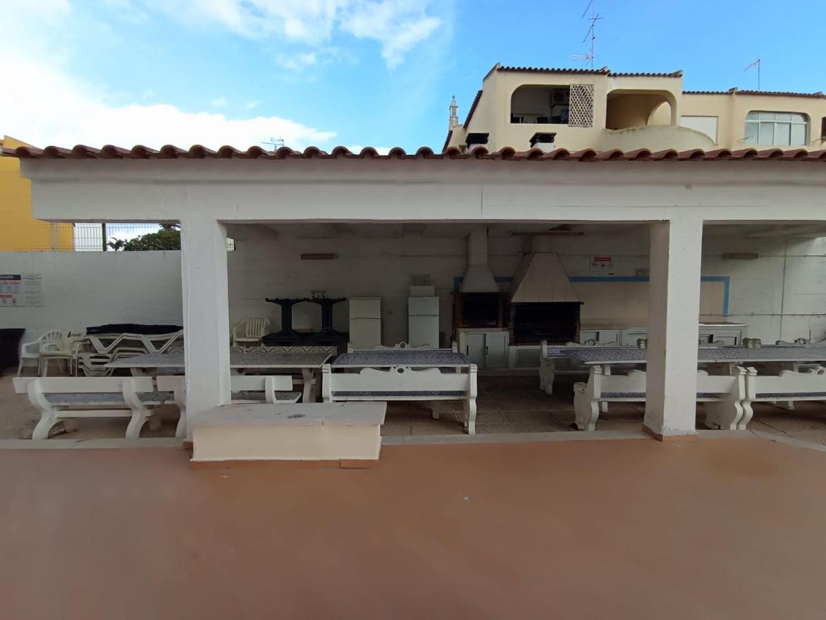 Love Shack Flat In Quarteira Center Bagian luar foto
