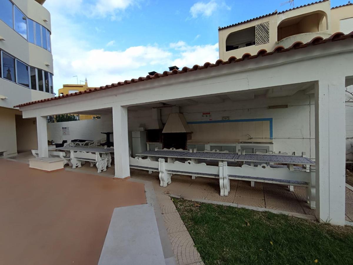 Love Shack Flat In Quarteira Center Bagian luar foto